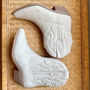 Cowgirl Booties - 7.5